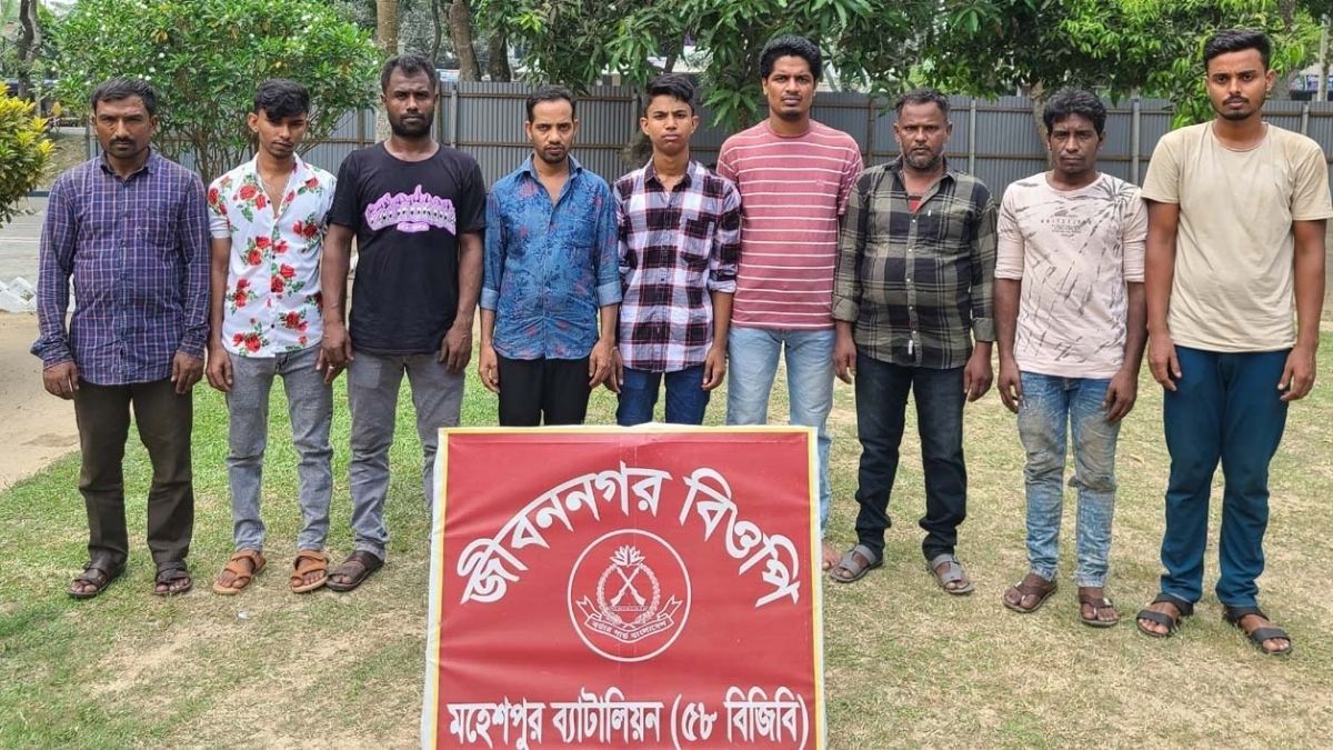 ভারতে প্রবেশের চেষ্টা, নারী-শিশুসহ ২২ বাংলাদেশি আটক
