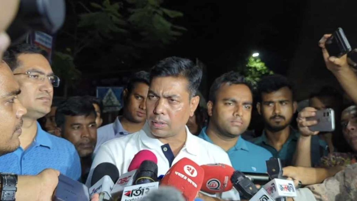 শাহবাগে ব্যারিকেড সরিয়েছে পুলিশ