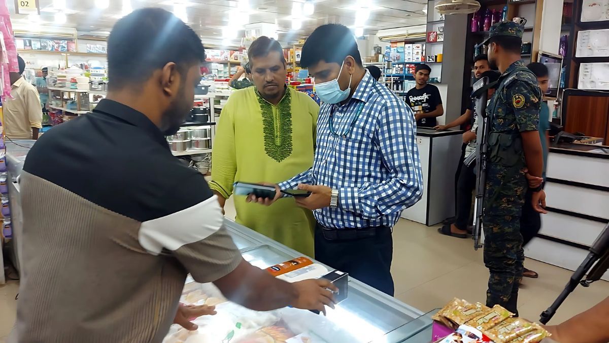 ফেনীতে এশিয়া বাজার সুপার শপকে জরিমানা