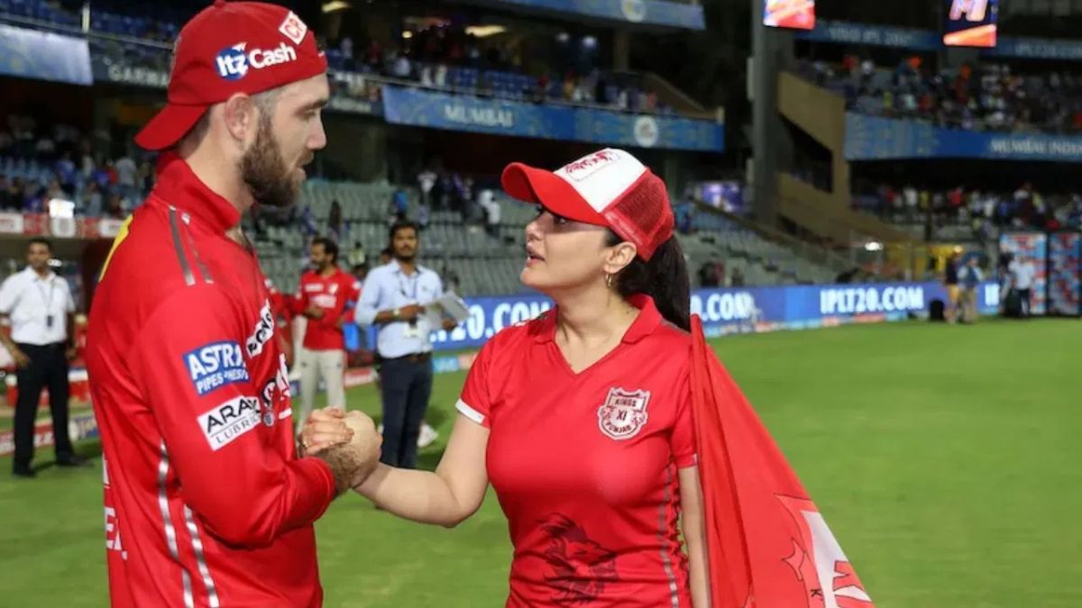 প্রীতি জিনতার সঙ্গে বিয়ে হয়নি বলে ভালো খেলতেন না ম্যাক্সওয়েল?