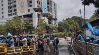 জবি শিক্ষার্থীদের সাথে পুলিশের সংঘর্ষ, সরাসরি,,,,,,,