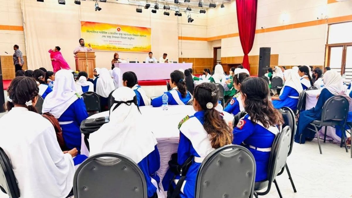 আলফাডাঙ্গায় কিশোরীদের নিয়ে দিনব্যাপী স্বাস্থ্য সচেতনতা কর্মশালা