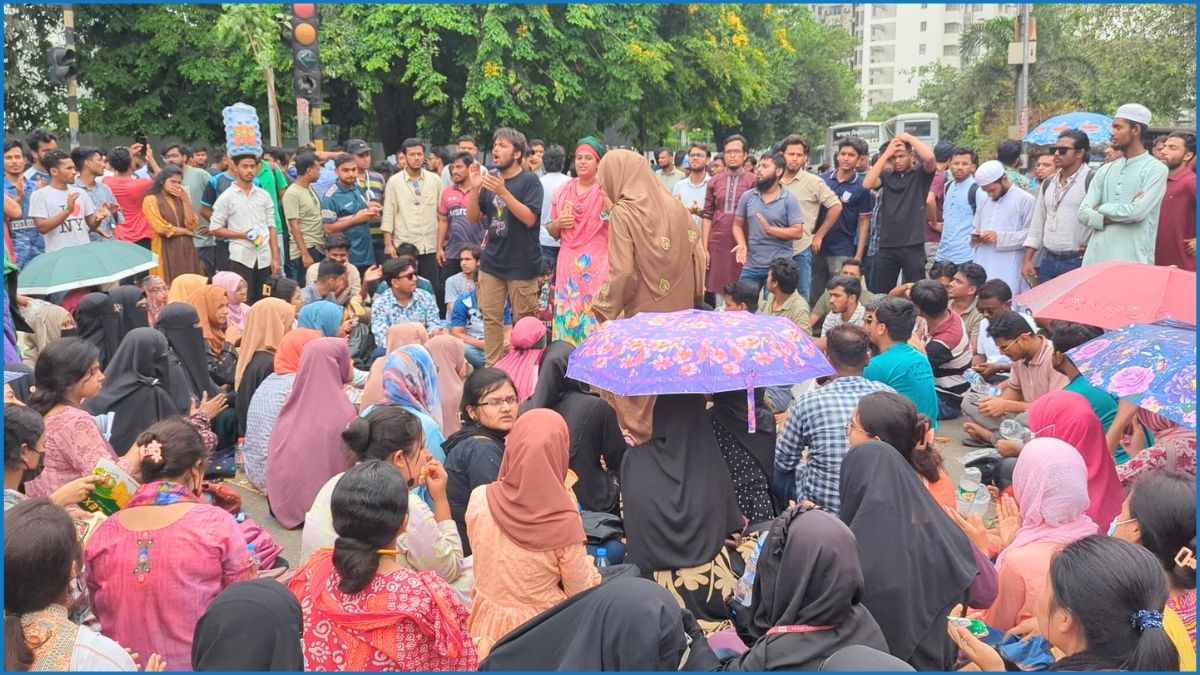 জবির আন্দোলনে যোগ দিচ্ছেন সাবেক শিক্ষার্থীরা