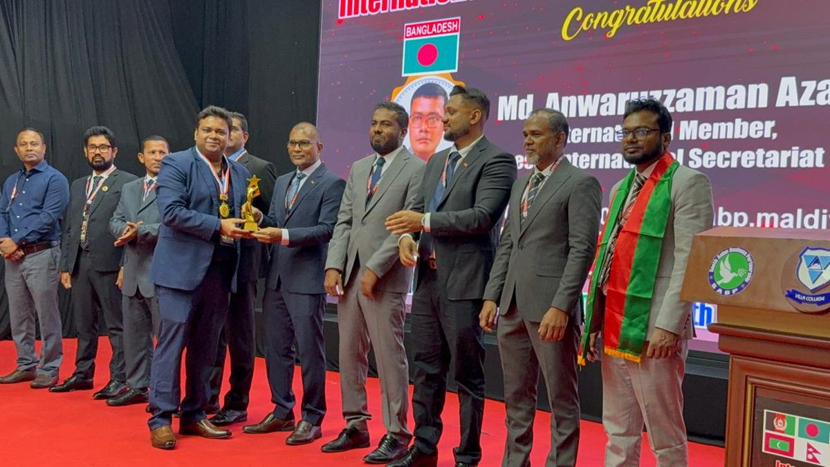 মালদ্বীপে সেরা কনটেন্ট ক্রিয়েটর অ্যাওয়ার্ড পেলেন সাংবাদিক ইমন