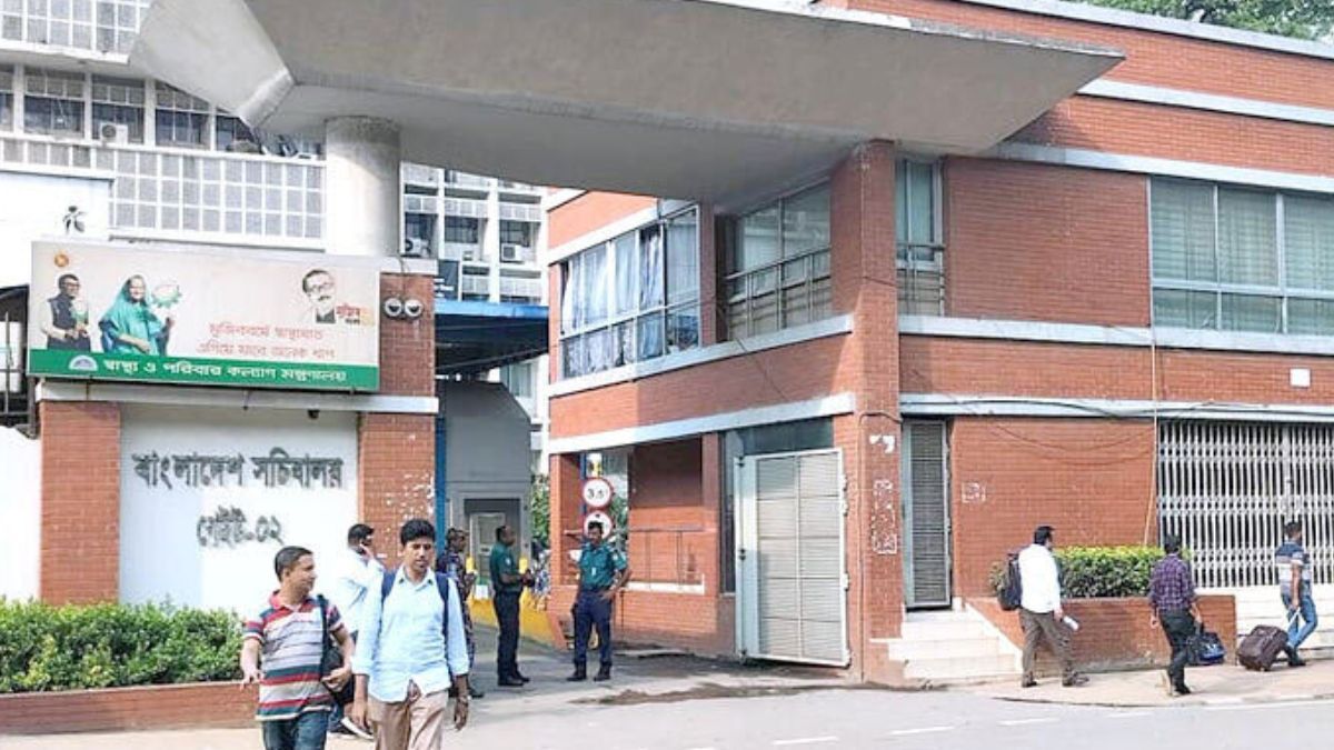 শনিবারেও চলছে সরকারি অফিস-ব্যাংক