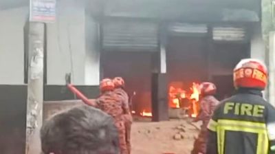 মণিরামপুরে ‘দুর্বৃত্তদের দেওয়া’ আগুনে পুড়ল অয়েল সেন্টার