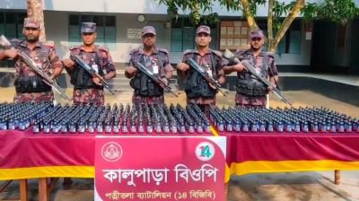 নওগাঁ সীমান্তে ৬০৯ বোতল ভারতীয় ফেন্সিডিল জব্দ