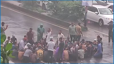 সাম্য হত্যার বিচার দাবিতে শাহবাগ মোড়ে ছাত্রদলের অবস্থান, যান চলাচল বন্ধ