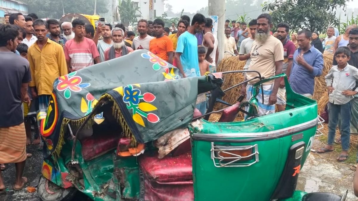 মায়ের জানাজা শেষে ফেরার পথে দুর্ঘটনায় ছেলে নিহত
