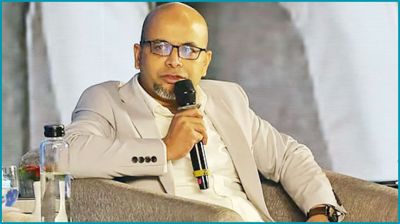প্রধান উপদেষ্টা পদত্যাগ করবেন না : বিশেষ সহকারী