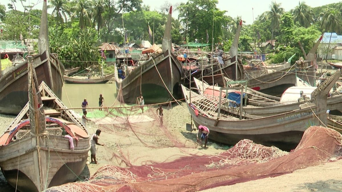 সাগরে নিষেধাজ্ঞার মাস পেরিয়ে গেলেও চাল পাননি ভোলার ৬৫ হাজার জেলে