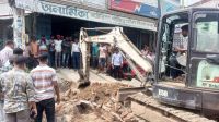 শেরপুরে ফুটপাত দখলমুক্ত করতে অভিযান, ১০ স্থাপনা উচ্ছেদ