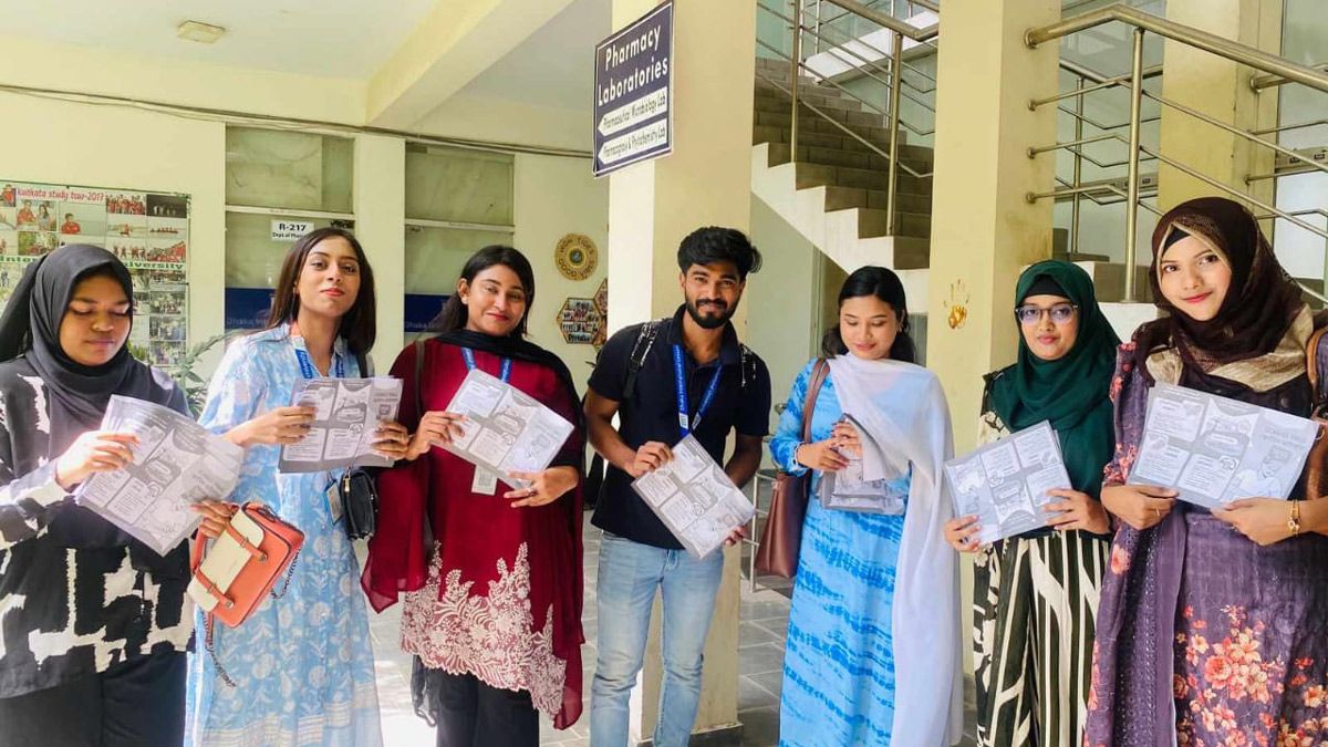 ডিআইইউ’তে স্ক্যাবিস ভাইরাস প্রতিরোধে লিফটের বিতরণ