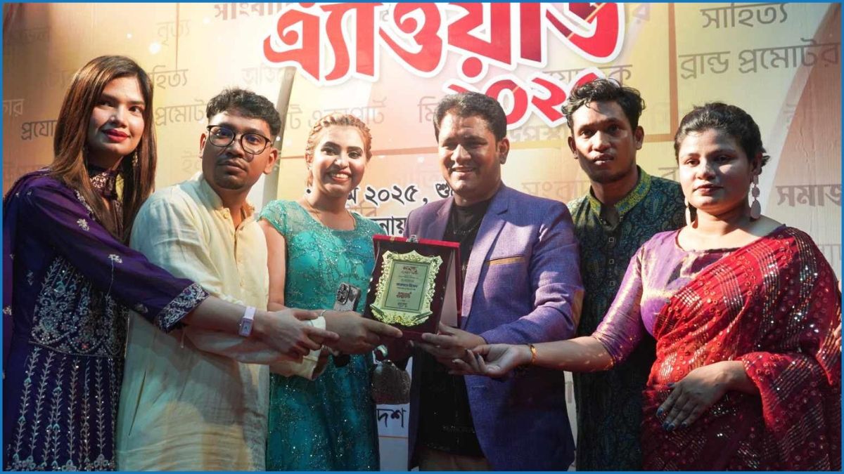 লাবণ্য অ্যাওয়ার্ড পেলেন সাংবাদিক আরাফাত হিমেল