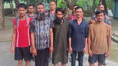 ঝিনাইদহ সীমান্তে নারী-শিশুসহ ১৫ জন আটক