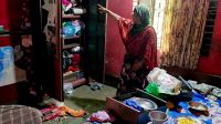 নরসিংদীতে প্রবাসীর বাড়িতে হামলার অভিযোগ স্বেচ্ছাসেবক দল নেতার বিরুদ্ধে