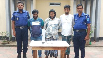 নরসিংদীতে অস্ত্র-গুলিসহ গ্রেপ্তার ৩