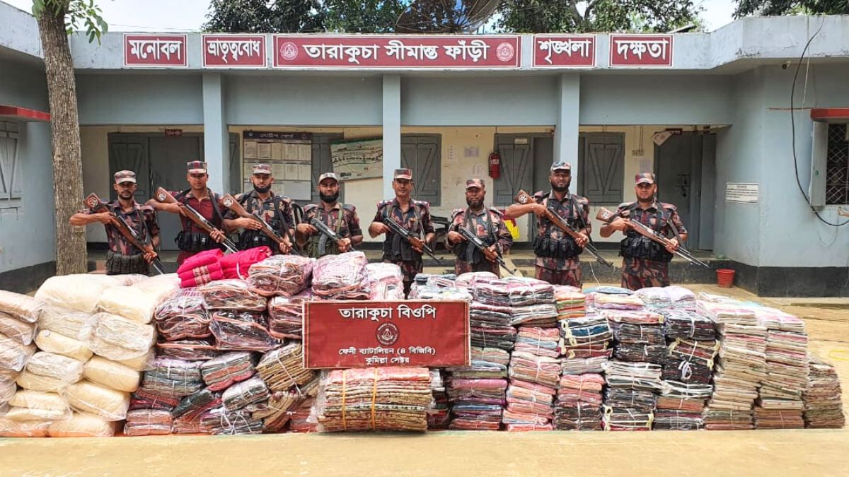 ফেনীতে বিজিবির অভিযানে কোটি টাকার ভারতীয় পণ্য জব্দ