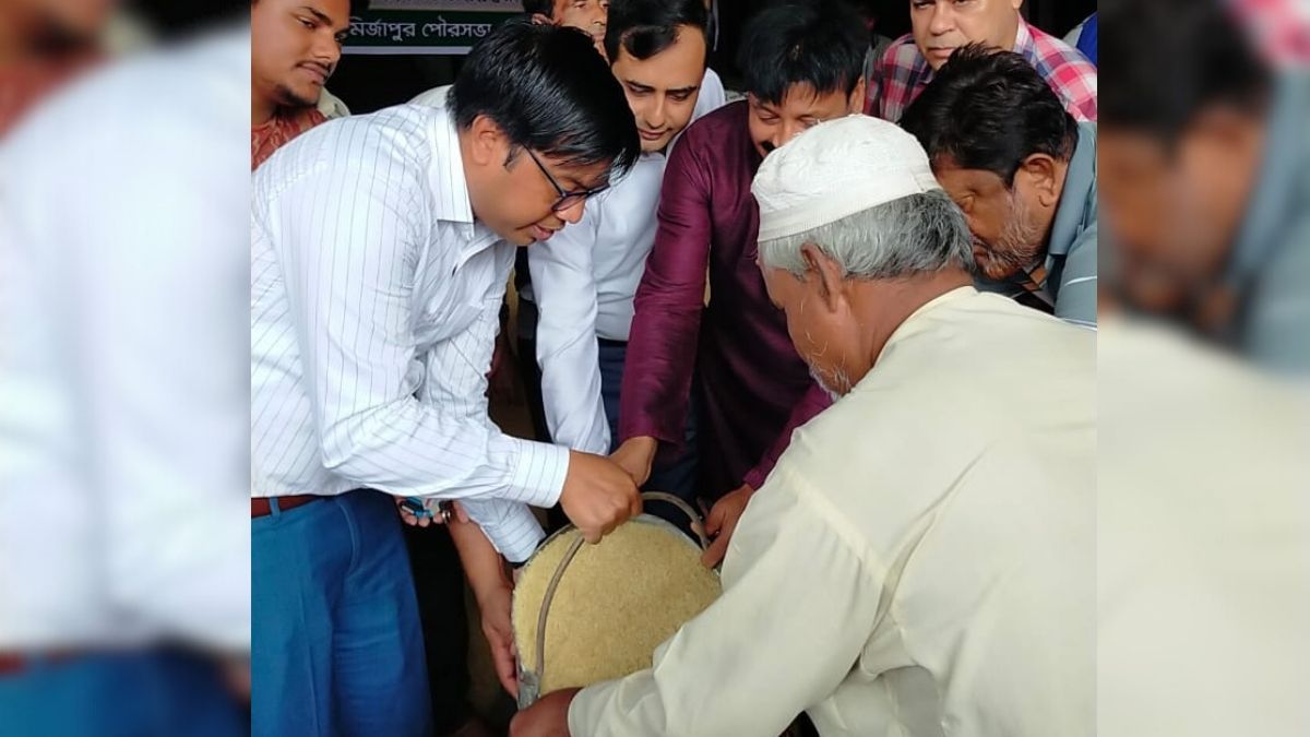 মির্জাপুরে ঈদ উপলক্ষে ৪ হাজার ৬২১ পরিবারে চাল বিতরণ