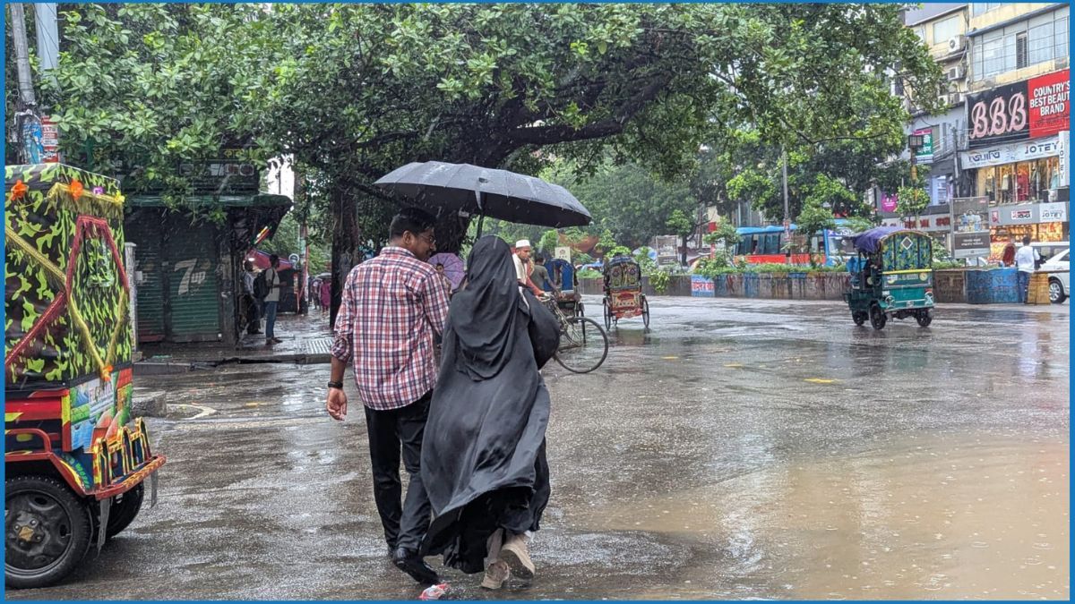 ৭ বিভাগে ভারী বৃষ্টি, ৫ জেলায় ভূমিধ্বসের শঙ্কা