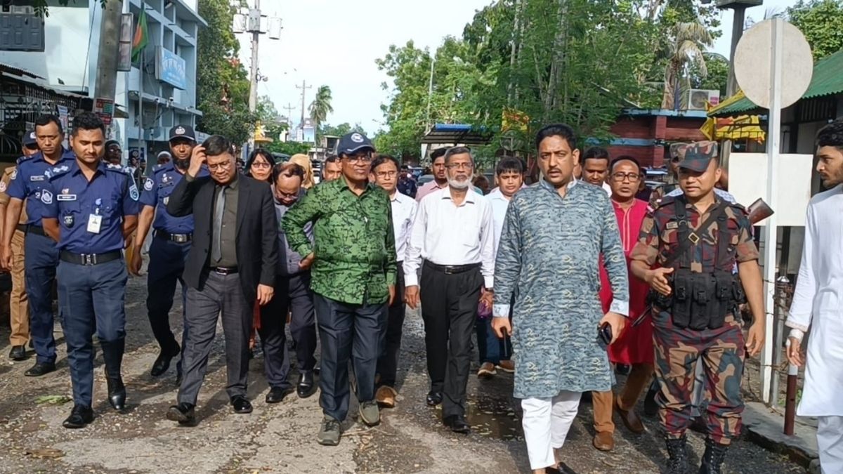হিলি স্থলবন্দর সড়ক উন্নয়ন কাজ পরিদর্শনে পরিকল্পনা কমিশনের সিনিয়র সচিব