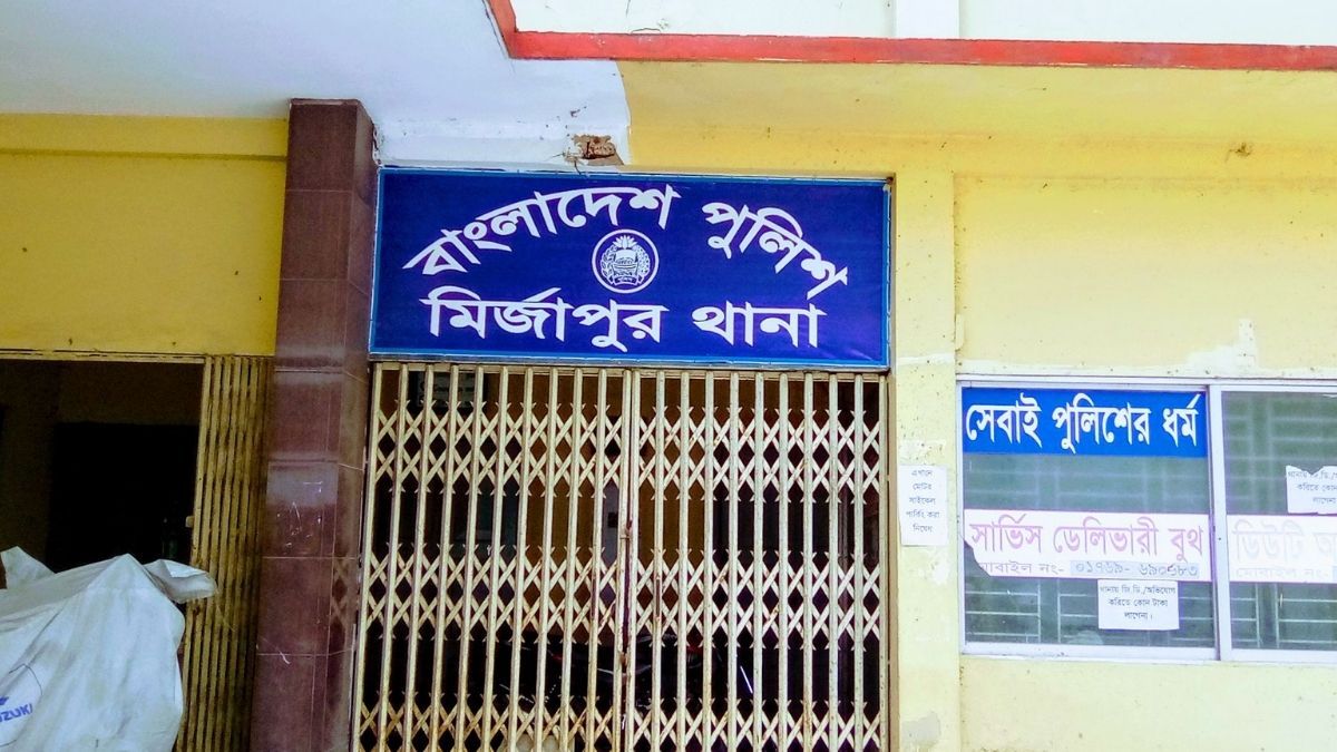 ‘হাত-পা বেঁধে’ ২০ লাখ টাকার তেলভর্তি ট্রাক ডাকাতি!
