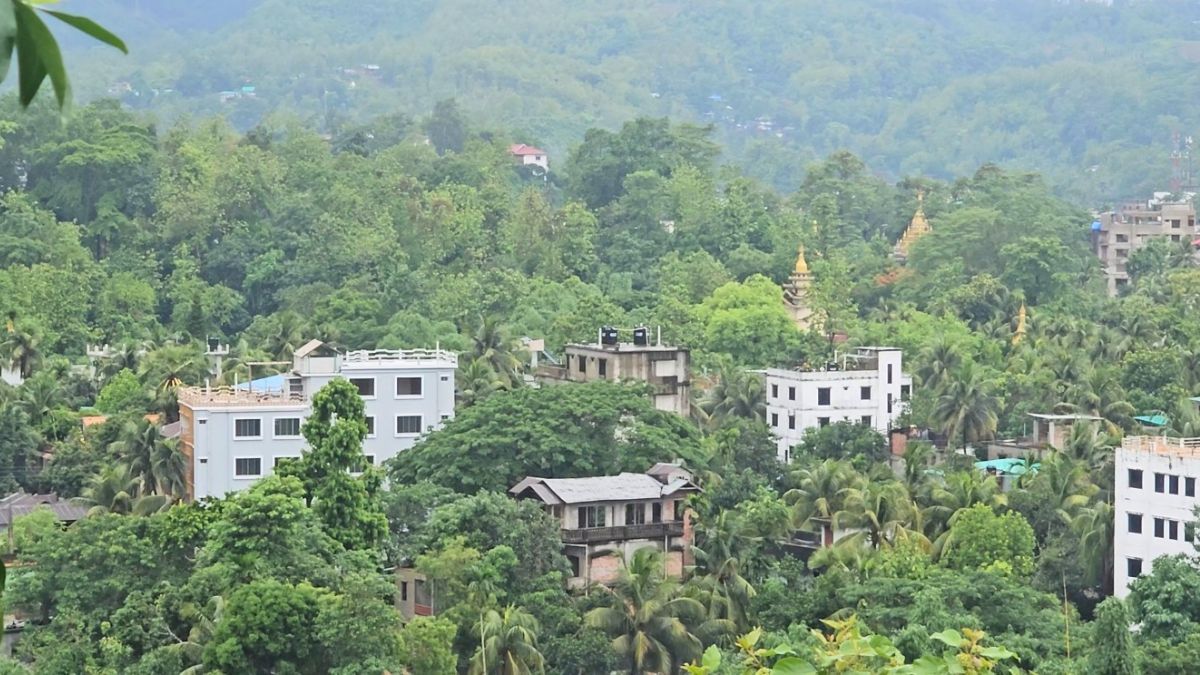 বান্দরবানে টানা বৃষ্টিতে পাহাড় ধসের শঙ্কা, বিচ্ছিন্ন রুমা সড়ক