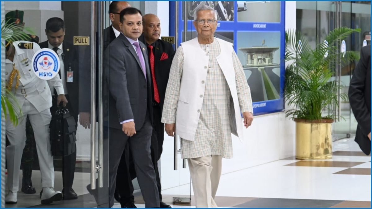 দেশের উদ্দেশে রওনা হয়েছেন প্রধান উপদেষ্টা