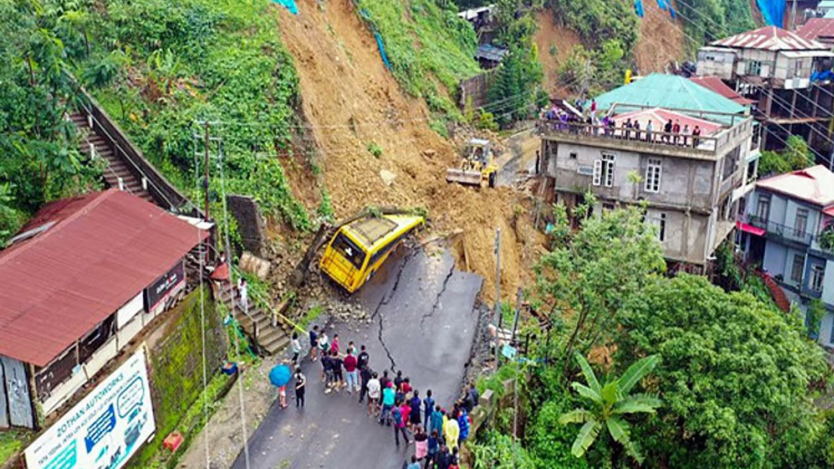 উত্তর-পূর্ব ভারতে ভূমিধস ও হড়কা বানে নিহত ৩১
