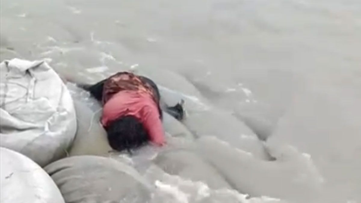 হাতিয়ায় ট্রলার ডুবি, রামগতিতে মিলল রোহিঙ্গা নারীর লাশ