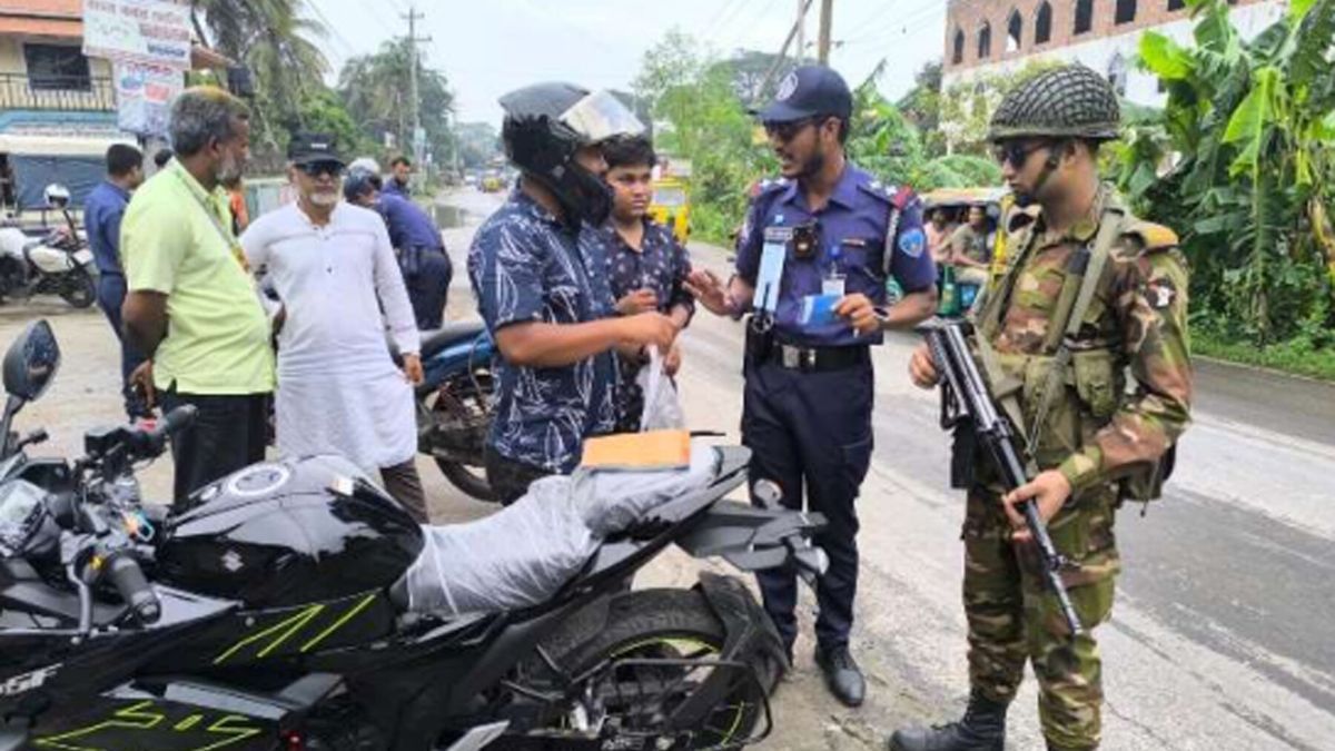 চাঁদপুরে যৌথ বাহিনীর চেকপোস্টে ২২ মোটরসাইকেল জব্দ