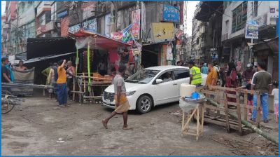 হাটের শৃঙ্খলায় হাজারেরও বেশি স্বেচ্ছাসেবক, মলম পার্টির বিরুদ্ধে তৎপর