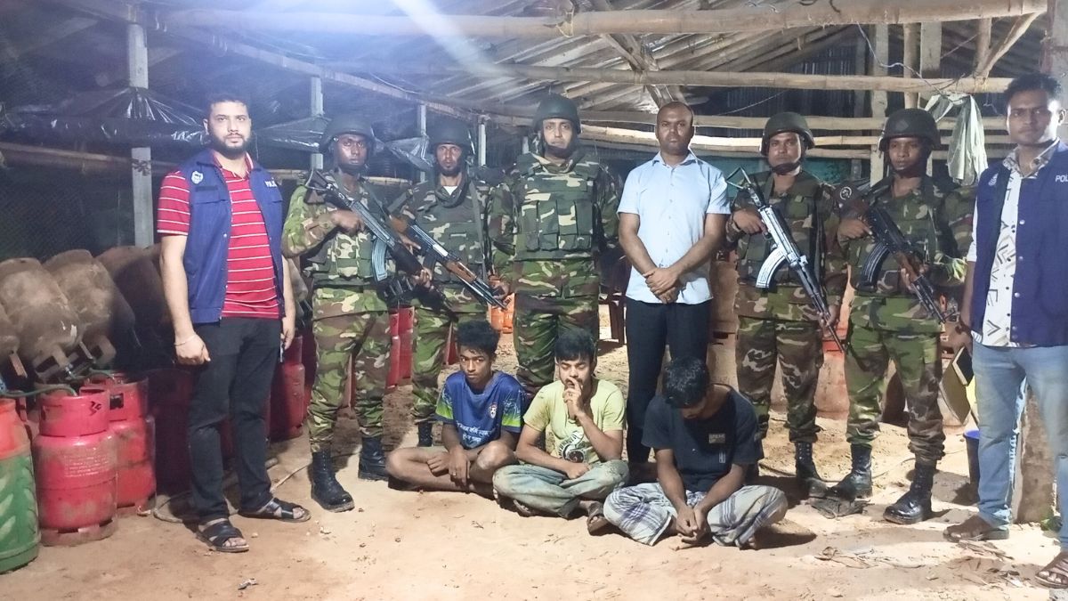 পটিয়ায় বিপজ্জনক গ্যাস কারখানায় সেনা অভিযান, গ্রেপ্তার ৭
