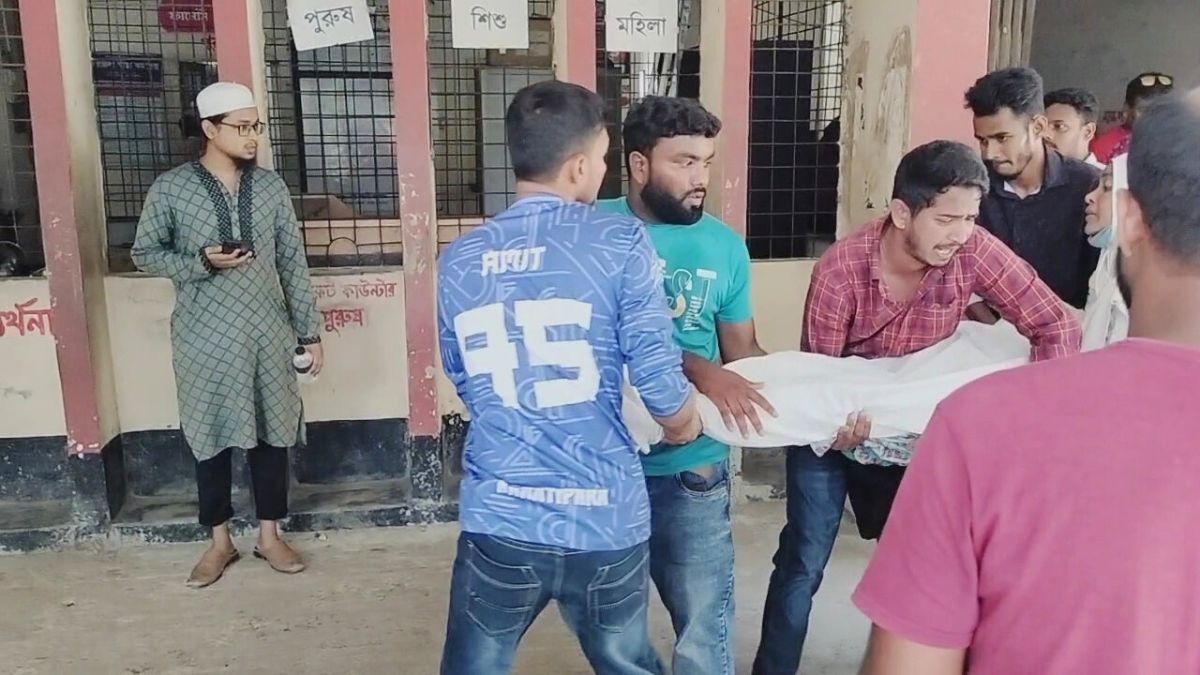 টাঙ্গাইলে ঈদসামগ্রী বিতরণের লাইনে বৃদ্ধার মৃত্যু