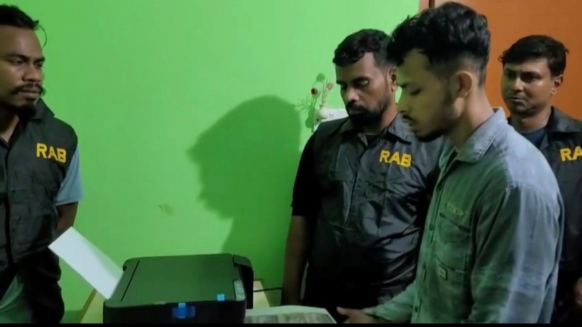 গাজীপুরে ১০ লাখ টাকার জাল নোট ও মেশিনসহ যুবক গ্রেপ্তার