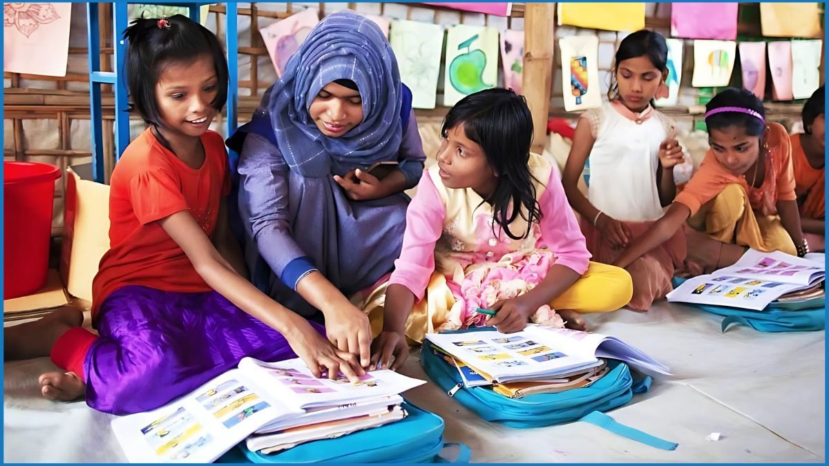 বন্ধ হচ্ছে দুই লাখের বেশি রোহিঙ্গা শিশুর শিক্ষা কার্যক্রম!
