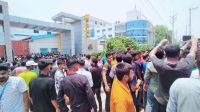 ১০ দফা দাবিতে এমআরএস-কিয়াম মেটাল শ্রমিকদের কর্মবিরতি