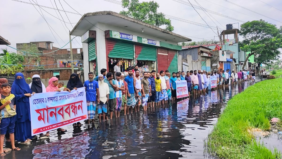 রূপগঞ্জে শিল্পবর্জ্যে জলাবদ্ধতা, ৬০ হাজার মানুষ পানিবন্দি