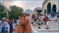 জাতীয় মসজিদে ঈদের প্রথম জামাতে মুসল্লিদের ঢল