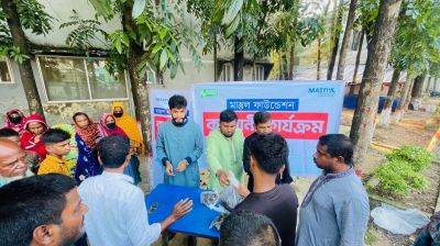 ফেনী হাসপাতালে কর্মীদের জন্য ঈদ উপহার দিল দুই স্বেচ্ছাসেবী সংগঠন