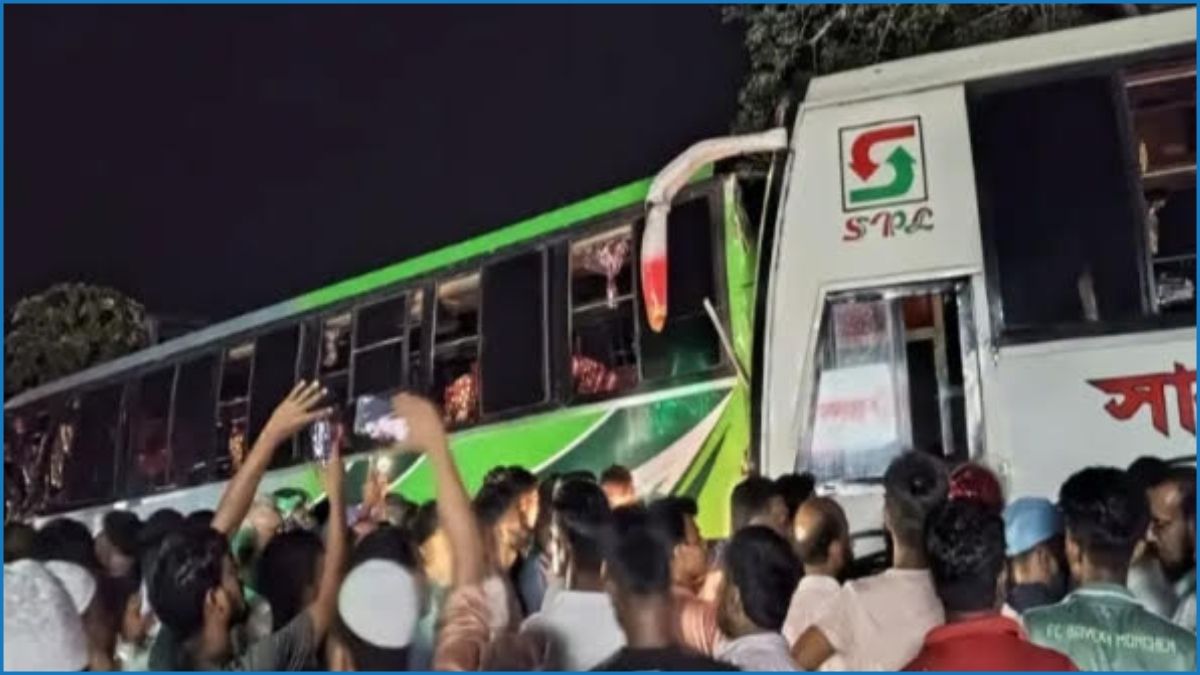 বরিশালে ৪ পরিবহনের সংঘর্ষে আহত ৩০