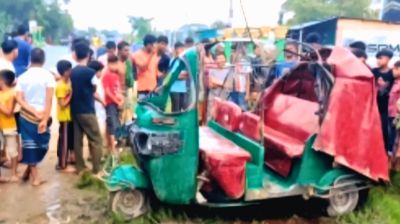 কিশোরগঞ্জে অটোরিকশা উল্টে নারী নিহত, মেয়ে আহত