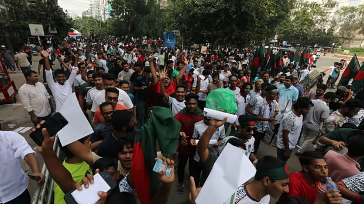বাংলাদেশ–সিঙ্গাপুর ম্যাচ, জাতীয় স্টেডিয়ামে ভক্তদের জনসমুদ্র