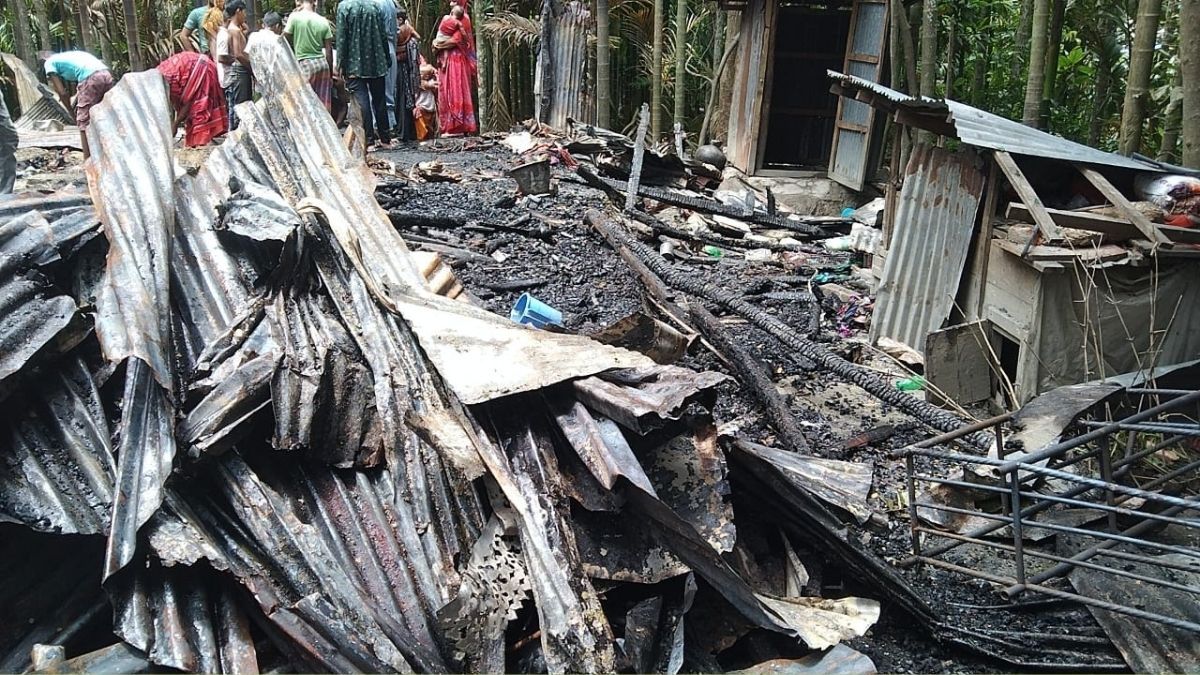লালমোহনে সিলিন্ডার বিস্ফোরণে বসতঘর পুড়ে ছাই
