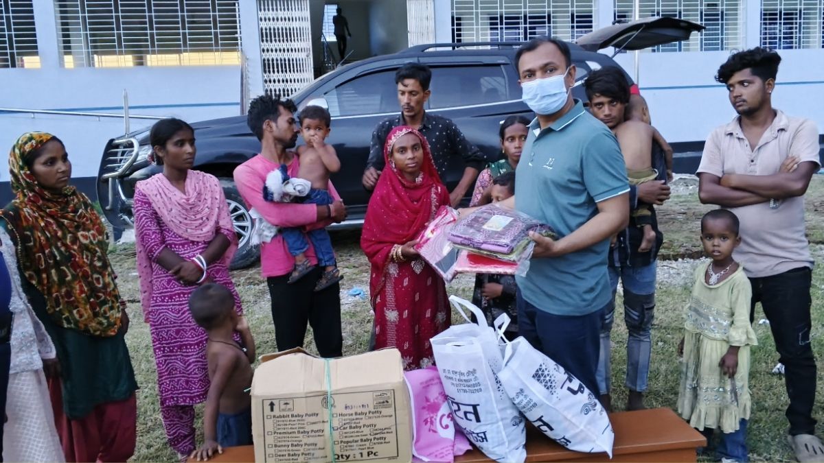 ছাতকে পুশইনকৃত ১৭ জনকে মানবিক সহায়তা দিলেন ইউএনও