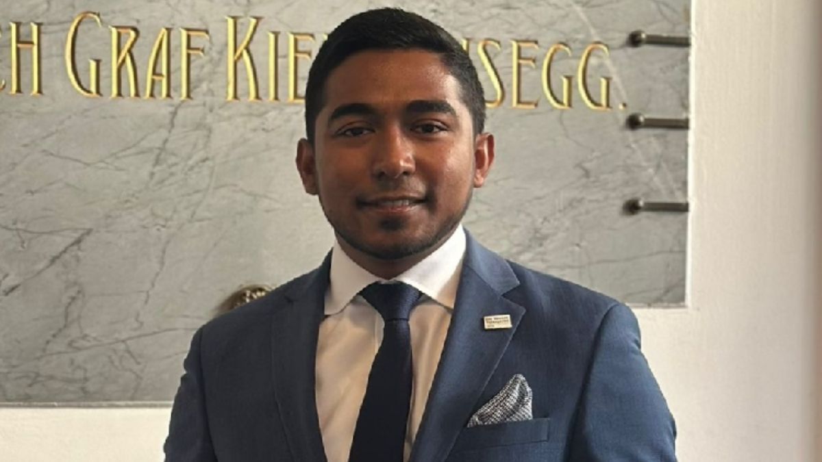 ভিয়েনায় ডিস্ট্রিক্ট কাউন্সিলর হিসেবে বাংলাদেশি নয়নের শপথ গ্রহণ
