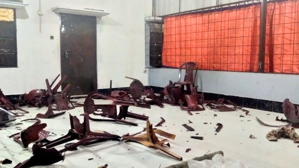 সোনাগাজীতে চাঁদা না পেয়ে চিকিৎসকের চেম্বারে যুবদল নেতার তাণ্ডব