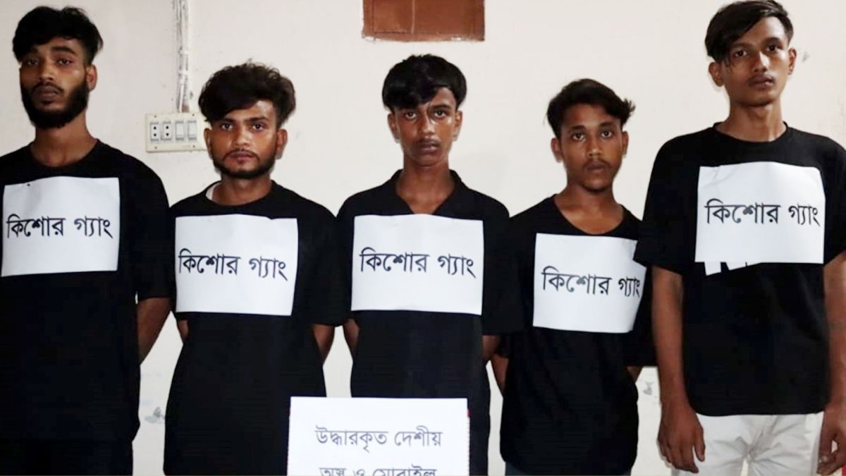 চাঁদপুরে কিশোর গ্যাংয়ের ৫ সদস্য গ্রেপ্তার