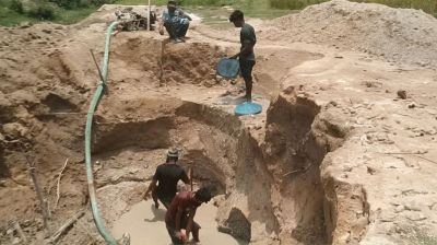 ঝিনাইগাতীতে প্রাকৃতিক সম্পদ লুট করছে বালুদস্যুরা