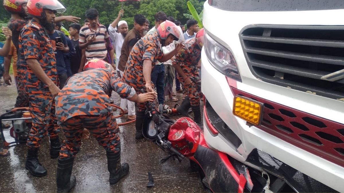 গৌরনদীতে বাসচাপায় মোটরসাইকেল চালক নিহত
